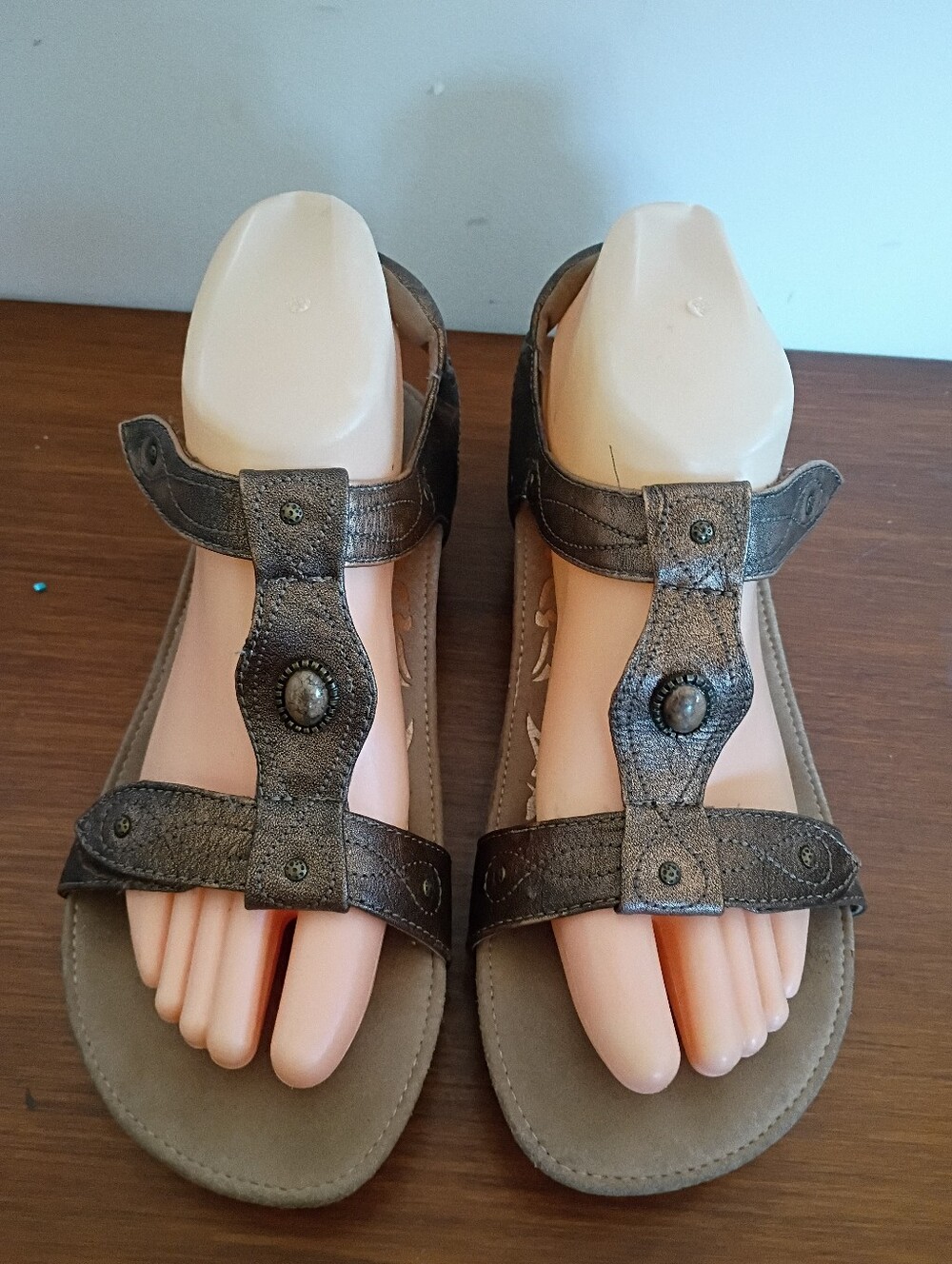 Aetrex Women's Metallic Bronze T-Strap Sandals Sz8